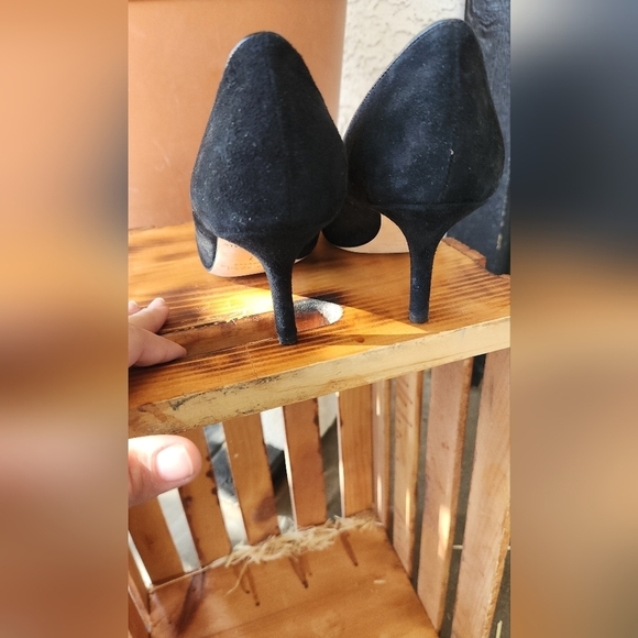 Kate Spade New York BLACK SUEDE LEATHER Montana Heels Floral Toe Accent - Picture 7 of 8